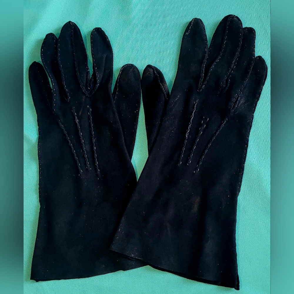 Elegant Black Gloves Vintage, Size 6.5 Women's Fashion Accessory, Soft